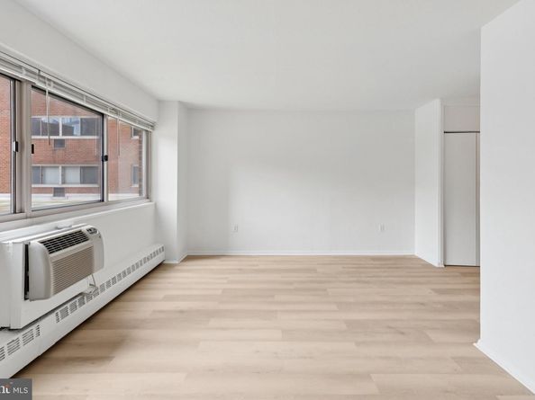 2101 Chestnut Street 324, Philadelphia PA 19103