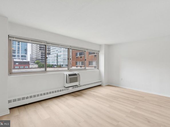 2101 Chestnut Street 324, Philadelphia PA 19103