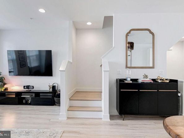 7383 Old Airfield Lane, Falls Church VA 22042