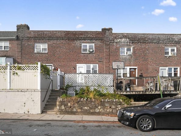 558 Snowden Road, Upper Darby PA 19082