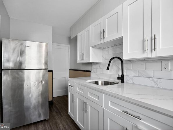 558 Snowden Road, Upper Darby PA 19082