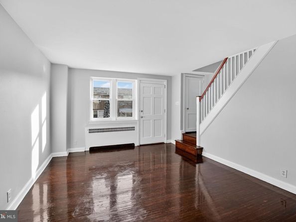 558 Snowden Road, Upper Darby PA 19082