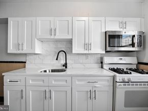 558 Snowden Road, Upper Darby PA 19082