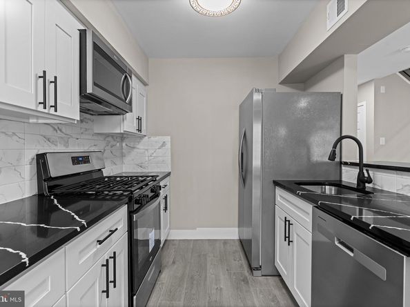 9001 Ridge Avenue 14, Philadelphia PA 19128
