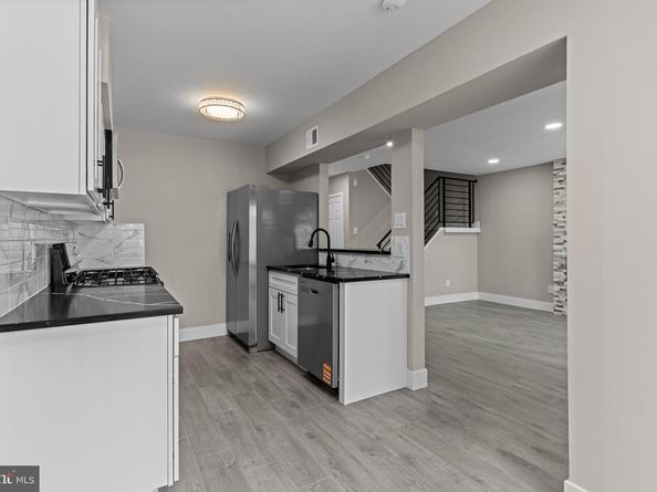 9001 Ridge Avenue 14, Philadelphia PA 19128