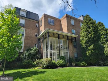 264 W Montgomery Avenue