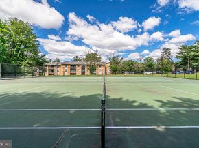 2844 Dover Lane 103, Falls Church VA 22042