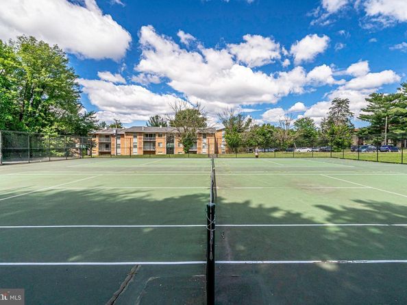 2844 Dover Lane 103, Falls Church VA 22042