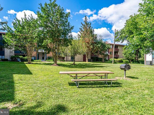 2844 Dover Lane 103, Falls Church VA 22042