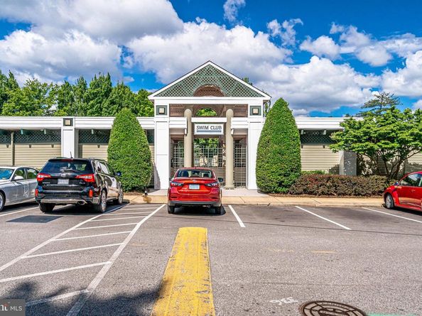 2844 Dover Lane 103, Falls Church VA 22042