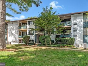 2844 Dover Lane 103, Falls Church VA 22042