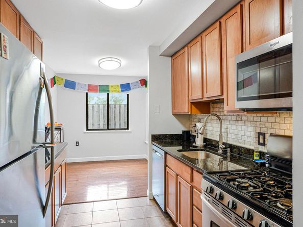2844 Dover Lane 103, Falls Church VA 22042