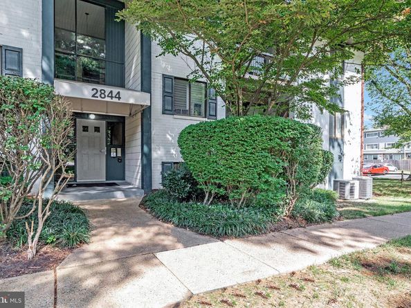 2844 Dover Lane 103, Falls Church VA 22042