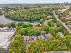 11110 Lakespray Way, Reston VA 20191