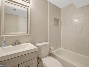11110 Lakespray Way, Reston VA 20191