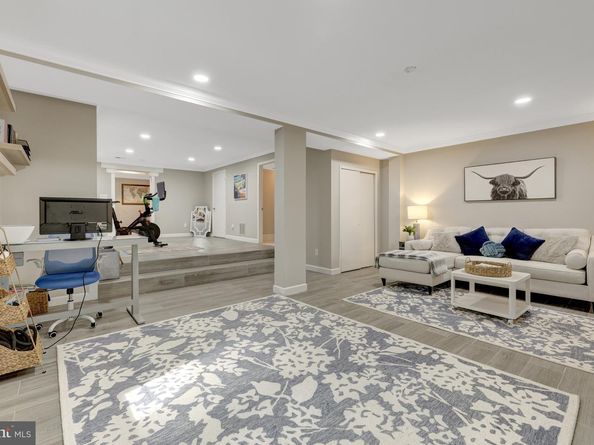 11110 Lakespray Way, Reston VA 20191