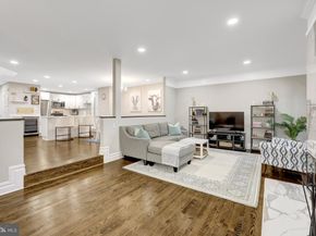 11110 Lakespray Way, Reston VA 20191