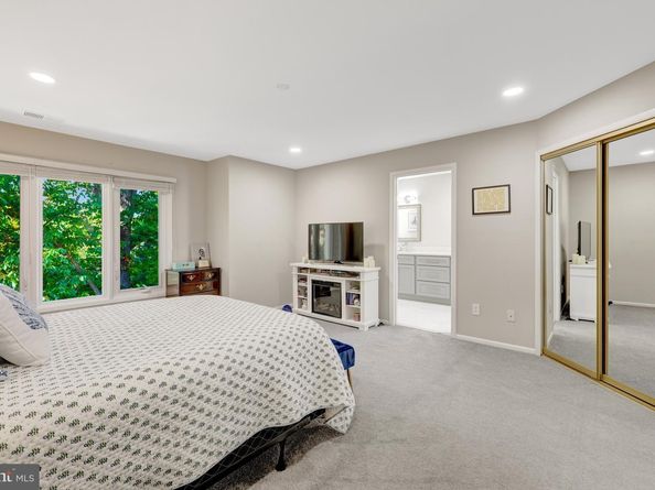 11110 Lakespray Way, Reston VA 20191