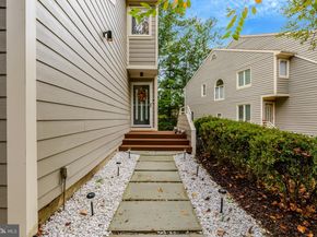 11110 Lakespray Way, Reston VA 20191