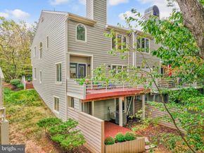 11110 Lakespray Way, Reston VA 20191