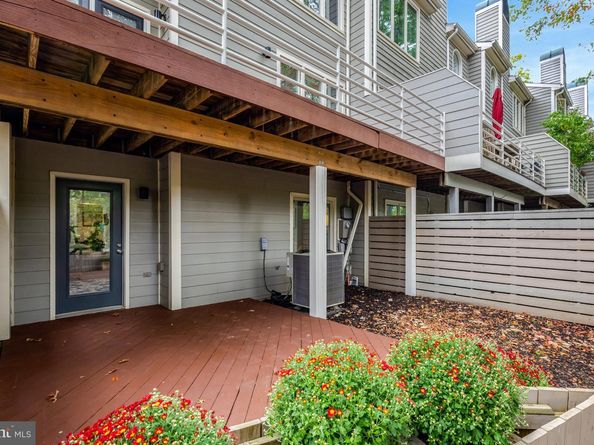 11110 Lakespray Way, Reston VA 20191
