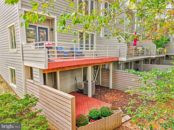 11110 Lakespray Way, Reston VA 20191