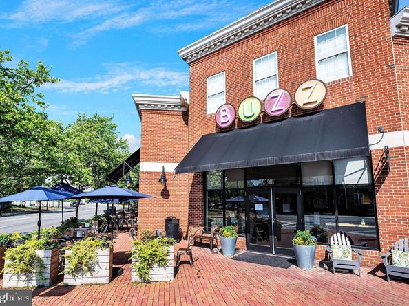 910 Powhatan Street 104N, Alexandria VA 22314