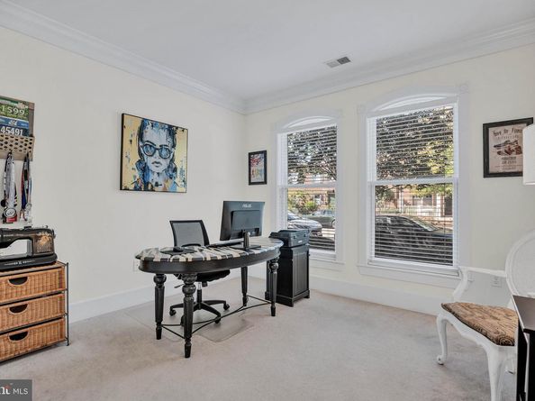 910 Powhatan Street 104N, Alexandria VA 22314