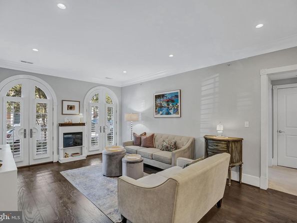 910 Powhatan Street 104N, Alexandria VA 22314