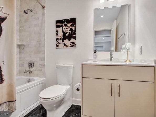 910 Powhatan Street 104N, Alexandria VA 22314