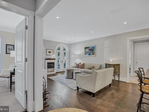 910 Powhatan Street 104N, Alexandria VA 22314