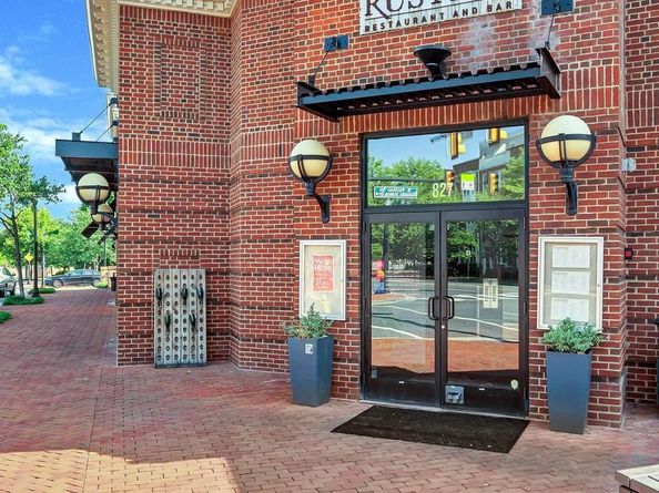 910 Powhatan Street 104N, Alexandria VA 22314