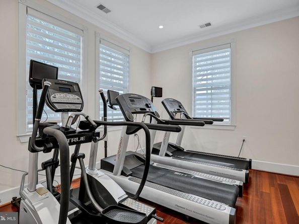 910 Powhatan Street 104N, Alexandria VA 22314