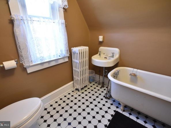 108 Gladstone Road, Lansdowne PA 19050