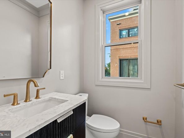 115 N West Street, Alexandria VA 22314