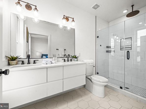 1513 Christian Street 5, Philadelphia PA 19146