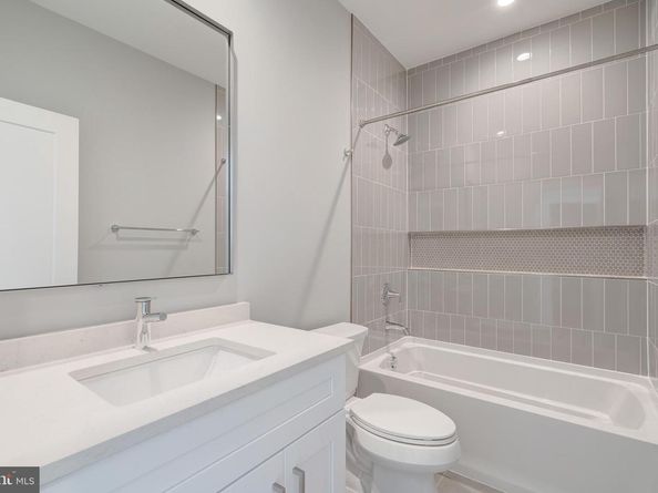 2118 Greenwich Street, Falls Church VA 22043