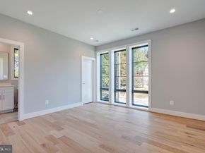 2118 Greenwich Street, Falls Church VA 22043