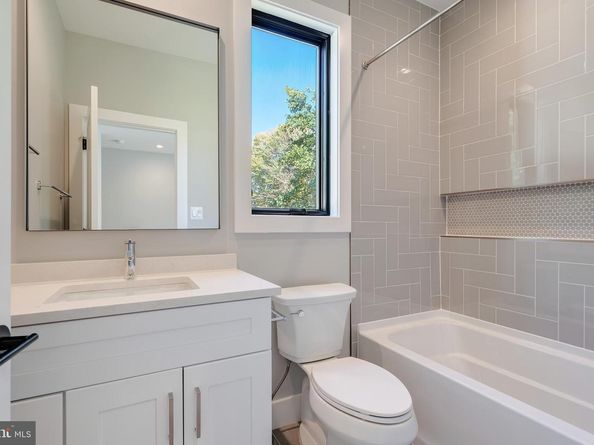 2118 Greenwich Street, Falls Church VA 22043