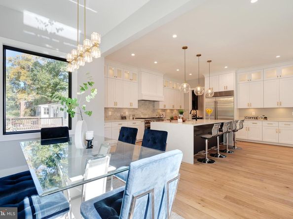 2118 Greenwich Street, Falls Church VA 22043