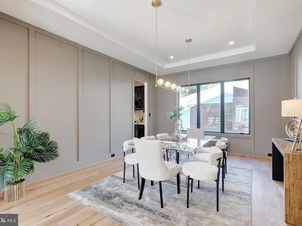 2118 Greenwich Street, Falls Church VA 22043
