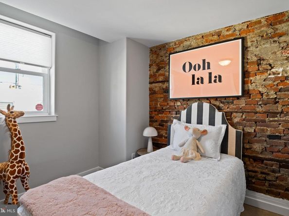 1011 Watkins Street, Philadelphia PA 19148