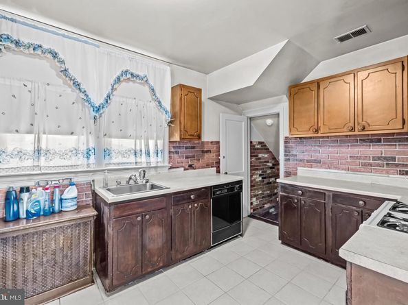 6018 2nd Street NW, Washington DC 20011