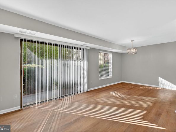 6001 Arlington Boulevard 118, Falls Church VA 22044