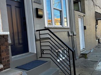 2208 S 10TH Street S