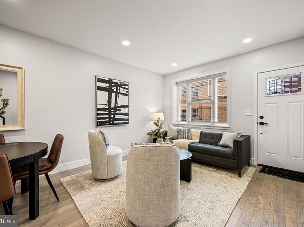 2208 S 10TH Street S, Philadelphia PA 19148