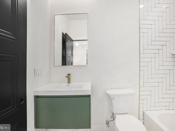 7519 Ridge Avenue 204, Philadelphia PA 19128