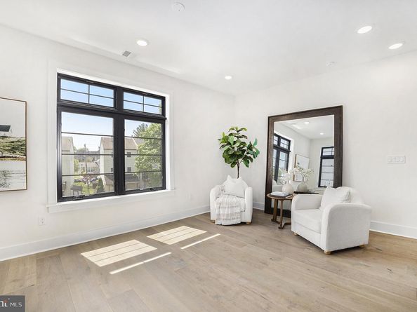 7519 Ridge Avenue 204, Philadelphia PA 19128