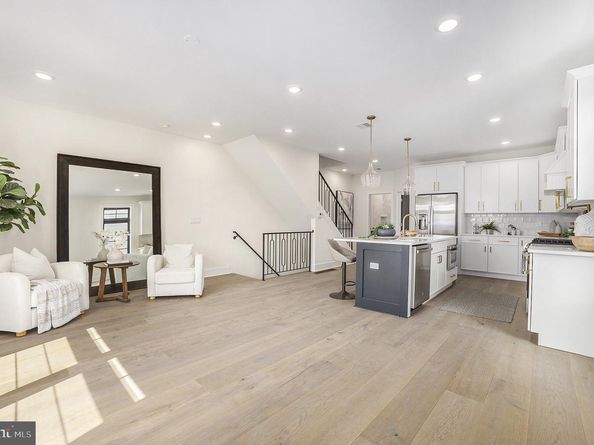 7519 Ridge Avenue 204, Philadelphia PA 19128