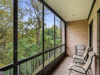 1655 oakwood 206 OAKWOOD DRIVE